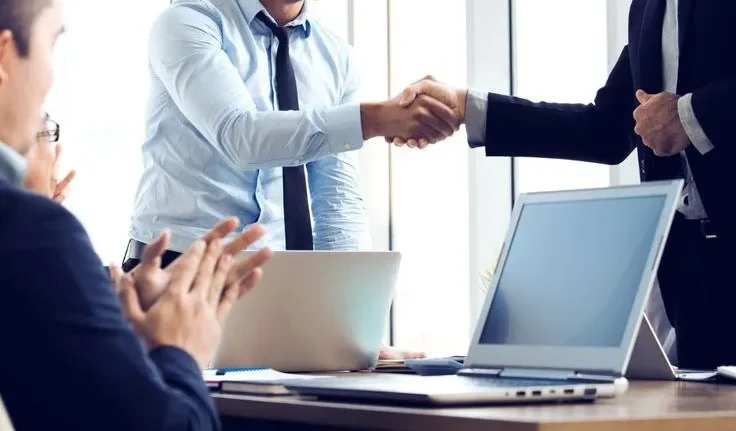 مزایای کار با مشاور فروش حرفه‌ای